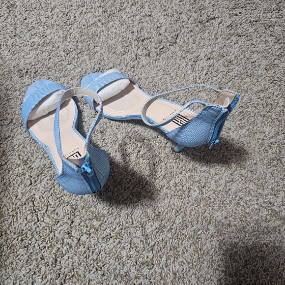 Kitten Heeled Open Toe Sandals - Picture 3 of 5
